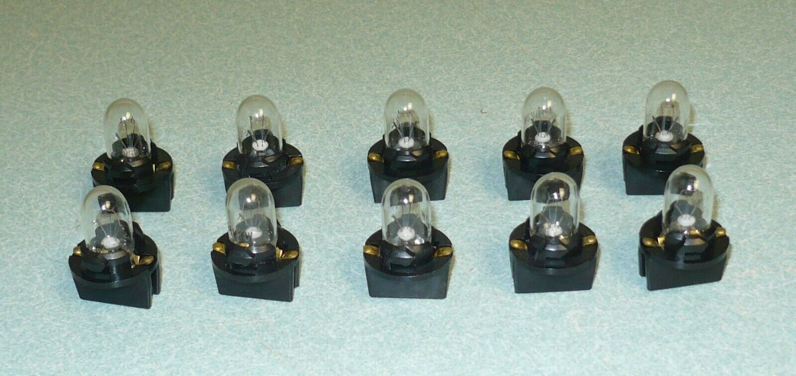 10 Brand New Pachislo Slot Machine Common #400 24/28v Light Bulbs With Bases